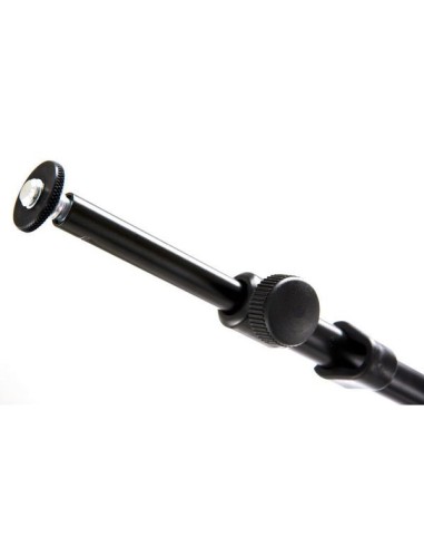 K&M 210/9 noir – détail de la perche télescopique, de sa vis de serrage et du filetage pour microphone