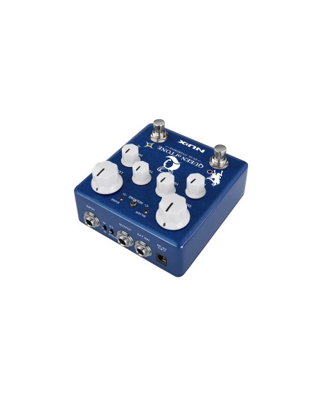 NUX Queen of Tone – vue arrière en trois-quarts avec prises jack, alimentation et sélecteurs