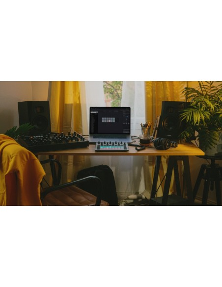 ADAM Audio T5V – exemple d’installation de deux enceintes dans un home studio