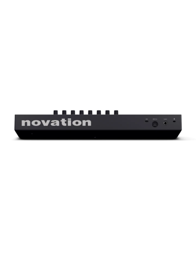 Novation Launchkey 25 MK4 – panneau arrière avec connexions USB, MIDI et pédale