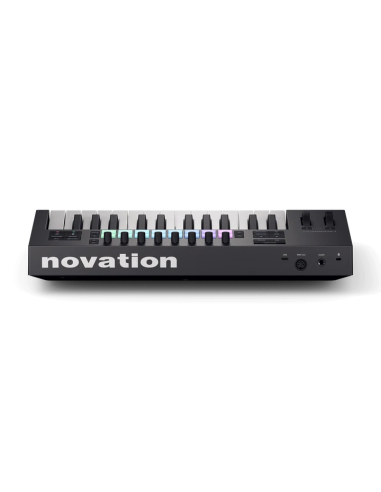 Novation Launchkey 25 MK4 – vue plongeante depuis l’arrière des commandes