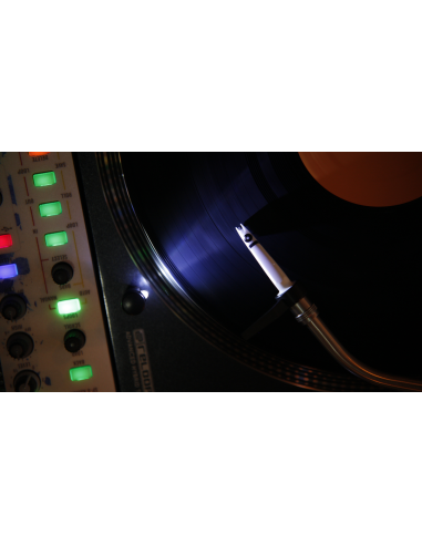 Ortofon Concorde MKII Scratch – vue de dessus d’une cellule en lecture sur un vinyle