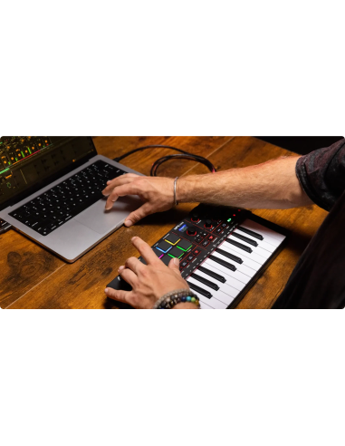 AKAI Professional - MPKMINI4-B – Clavier maître 25 touches, 8 pads.