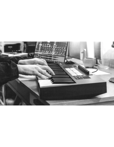 NOVATION LAUNCHKEY-37-MK4 – Clavier maître 37 | Sonopro