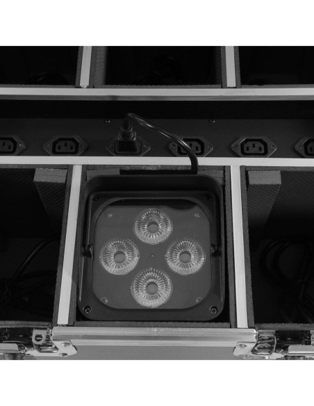 BoomTone DJ EZBOX Pack projecteur rangé dans le flight-case avec prises de charge intégrées