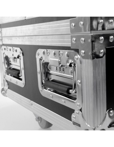 BoomTone DJ EZBOX Pack gros plan sur les poignées encastrées du flight-case